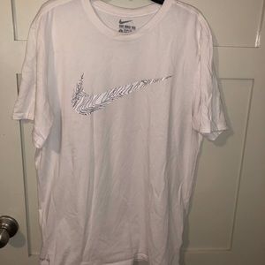 Nike Athletic T-shirt. Size L.
